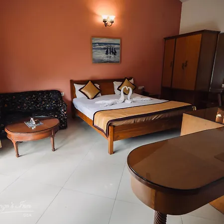 Renzo's Inn-3
